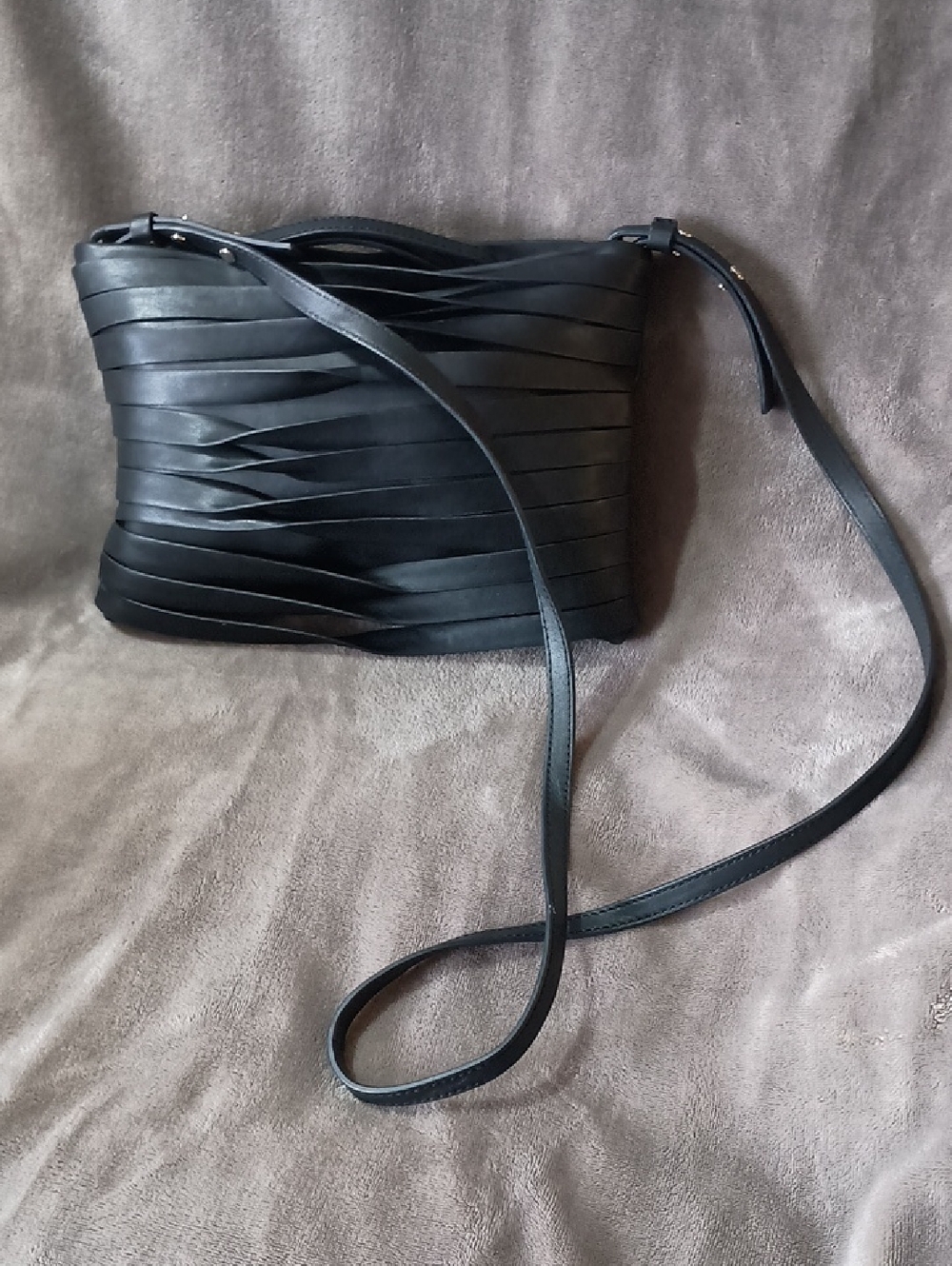 Vince Camuto Draya Black Leather Shoulder Bag